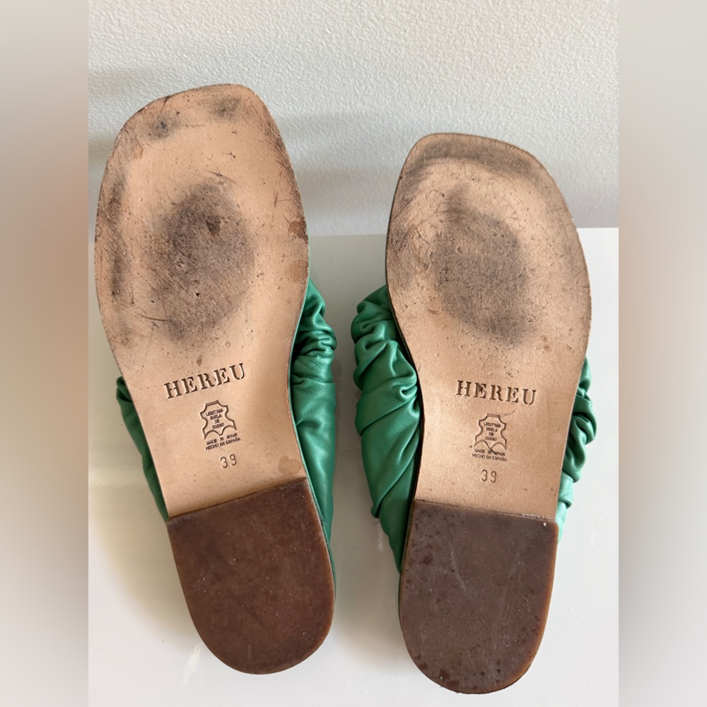 HEREU | Nuvola Scrunchie Leather Sandals | 39 Green - Picture 6 of 6